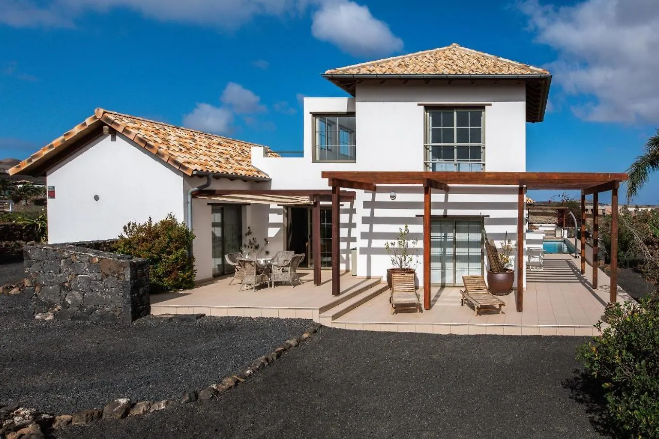 Villa Annunaki Lajares Espanha