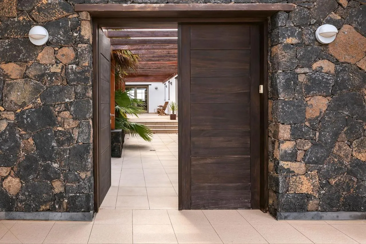 Villa Annunaki Lajares